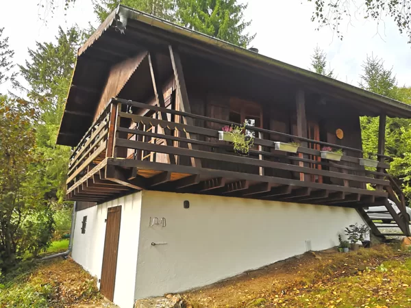 Un chalet niché dans la nature
